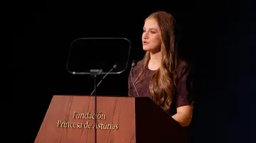 La princesa Leonor llama a "salir de la trinchera" y volver "al respeto por quienes piensan diferente" La princesa Leonor llama a "salir de la trinchera" y volver "al respeto por quienes piensan diferente"