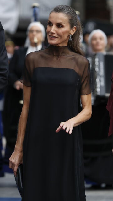 El look de la reina Letizia para los Premios Princesa de Asturias 2025
