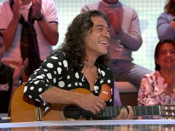 Javi Cantero canta ‘El fantasma de los recuerdos’: “con el corazón”, con su guitarra y en directo