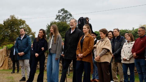 El rey Felipe VI, la reina Letizia, la princesa Leonor y la infanta Sofía en Valdesoto, Premio Pueblo Ejemplar
