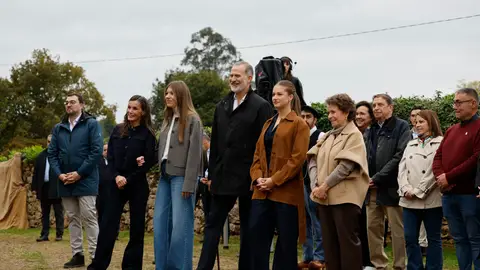 El rey Felipe VI, la reina Letizia, la princesa Leonor y la infanta Sofía en Valdesoto, Premio Pueblo Ejemplar El rey Felipe VI, la reina Letizia, la princesa Leonor y la infanta Sofía en Valdesoto, Premio Pueblo Ejemplar