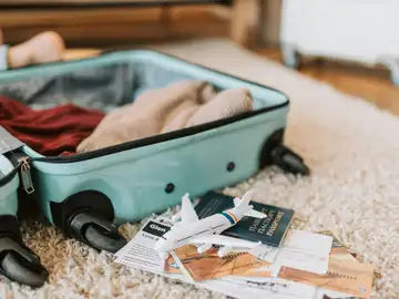 Una joven británica se va de viaje con amigas a Turquía y despierta con acento tailandés tras sufrir un derrame cerebral Una joven británica se va de viaje con amigas a Turquía y despierta con acento tailandés tras sufrir un derrame cerebral