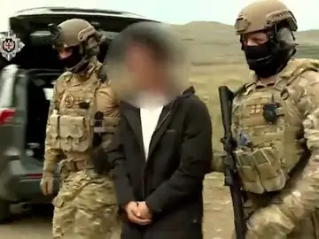 Detienen a tres ciudadanos chinos en Georgia que intentaban comprar dos kilos de uranio Detienen a tres ciudadanos chinos en Georgia que intentaban comprar dos kilos de uranio