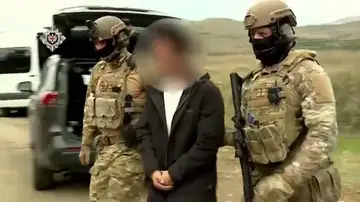 Detienen a tres ciudadanos chinos en Georgia que intentaban comprar dos kilos de uranio Detienen a tres ciudadanos chinos en Georgia que intentaban comprar dos kilos de uranio