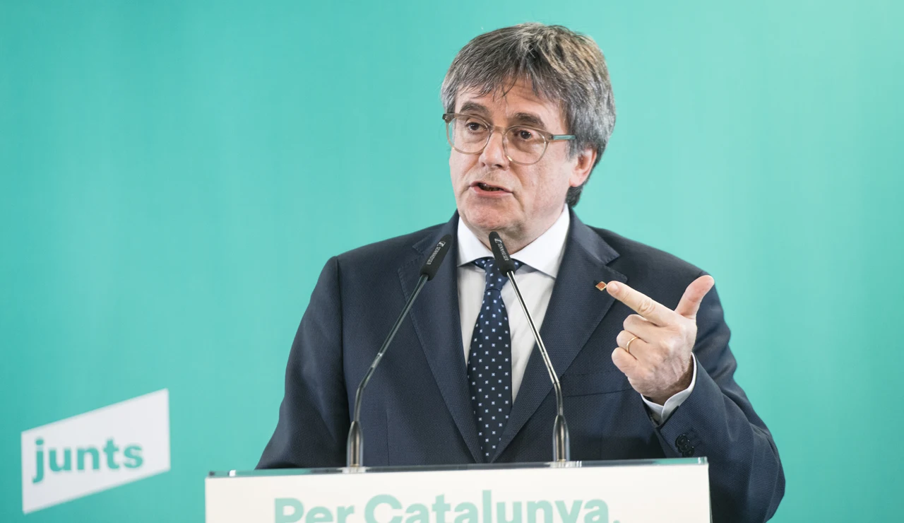 El presidente de Junts, Carles Puigdemont, durante una rueda de prensa, en el espacio Les 5 Éléments, a 27 de octubre de 2025, en Perpignan (Francia).