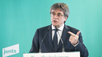 El presidente de Junts, Carles Puigdemont, durante una rueda de prensa, en el espacio Les 5 Éléments, a 27 de octubre de 2025, en Perpignan (Francia).