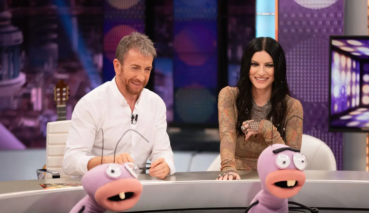 ¿Quién está cantando su canción? Las hormigas ponen a prueba el oído de Laura Pausini
