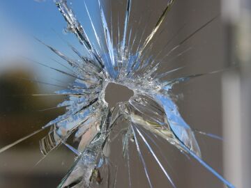 Muere un hombre en Tarragona tras chocar con un escaparate y clavarse un cristal en el abdomen