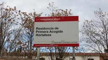 Imagen del cartel en la entrada del Centro de Menores de Hortaleza, Madrid Imagen del cartel en la entrada del Centro de Menores de Hortaleza, Madrid