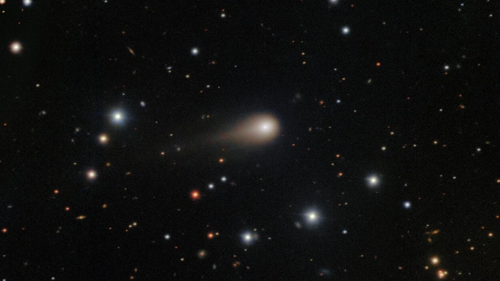 Imagen de la cola del cometa interestelar 3I/ATLAS  Imagen de la cola del cometa interestelar 3I/ATLAS