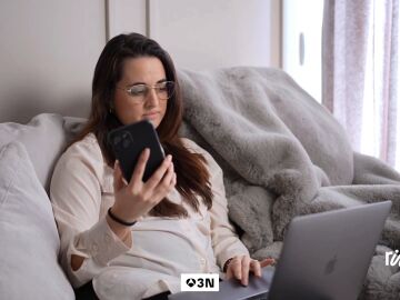 Así suena el asistente de voz creado con IA que carraspea, tose e imita tu acento 