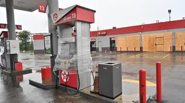 Gasolinera precintada por la llegada del huracán Gasolinera precintada por la llegada del huracán