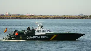 Embarcación de la Guardia Civil en el Puerto de Huelva
