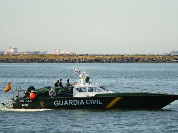 Embarcación de la Guardia Civil en el Puerto de Huelva