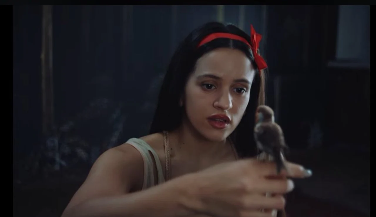 Rosalía en el videoclip de Berghain