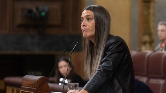 La portavoz de Junts en el Congreso, Miriam Nogueras, interviene durante un pleno en el Congreso de los Diputados