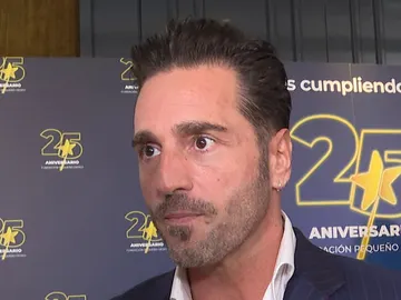 David Bustamante haciendo declaraciones a los medios David Bustamante haciendo declaraciones a los medios