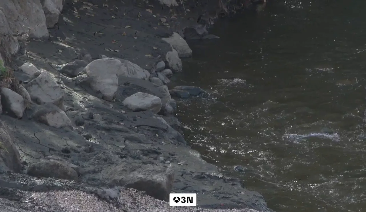 El ayuntamiento de Molinaseca pide ayuda a la Junta de Castilla y León para limpiar el cauce del río Meruelo