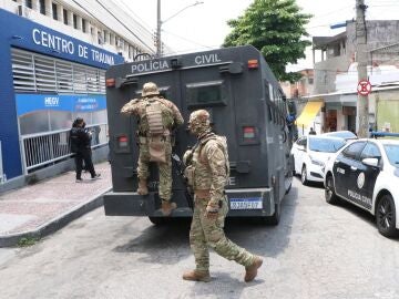  Alrededor de 60 muertos en una operación contra Comando Vermelho en Río de Janeiro (Brasil)