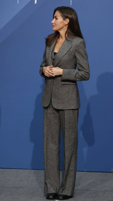 La reina Letizia con traje de Mango