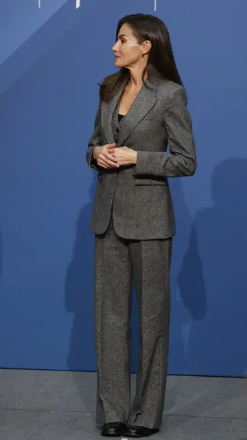 La reina Letizia con traje de Mango La reina Letizia con traje de Mango
