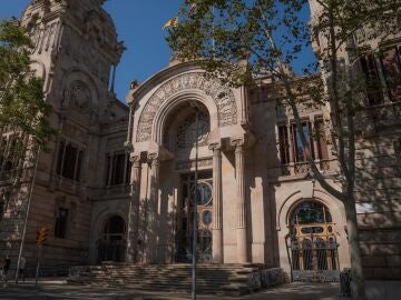 Condenado a 2 años por tuits contra una familia de Canet (Barcelona) que pidió más castellano