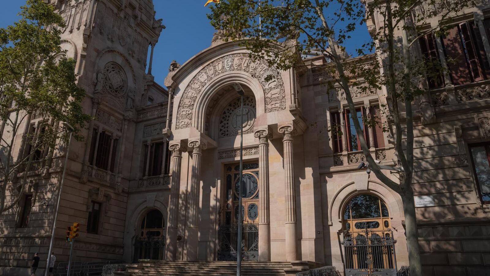 Condenado a dos años de prisión por tuitear contra la familia de Canet que pedía más castellano en las aulas 
