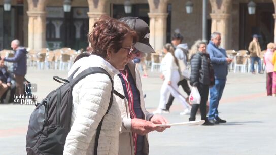 Mayores haciendo turismo
