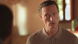 Saúl siembra dudas en César: “¿Una cría que coge una pistola por primera vez en su vida se carga a dos hombres?”