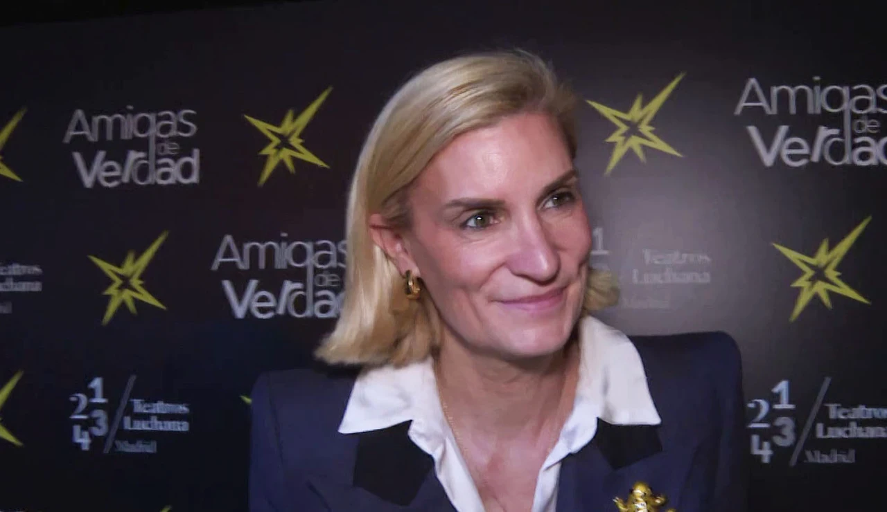 María Zurita atendiendo a la prensa