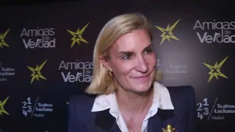 María Zurita atendiendo a la prensa María Zurita atendiendo a la prensa