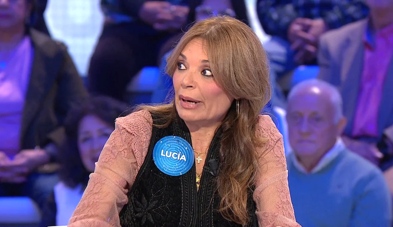 La ‘traición’ de Lucía Hoyos a Manu al cambiar de bando en Pasapalabra: “Me está cayendo de mal”