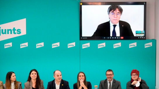 Imagen de archivo del secretario general de Junts, Jordi Turull, junto a la vicepresidenta, Miriam Nogueras, y el portavoz Josep Rius, entre otros
