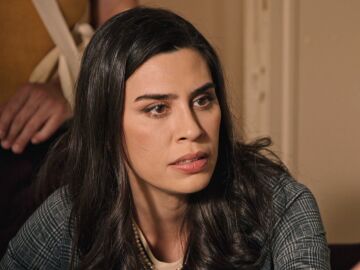 Cap&iacute;tulo 426 de Sue&ntilde;os de libertad; 30 de octubre: Andr&eacute;s no recuerda nada de la explosi&oacute;n y Mar&iacute;a le promete que le ayudar&aacute; a recuperar la memoria 