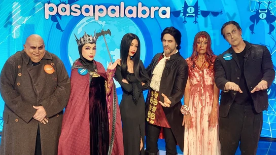 Roberto Leal recibe a la Reina Malvada, Fétido, Carrie y Frankestein por Halloween: “Me van a dar el programa” Roberto Leal recibe a la Reina Malvada, Fétido, Carrie y Frankestein por Halloween: “Me van a dar el programa”