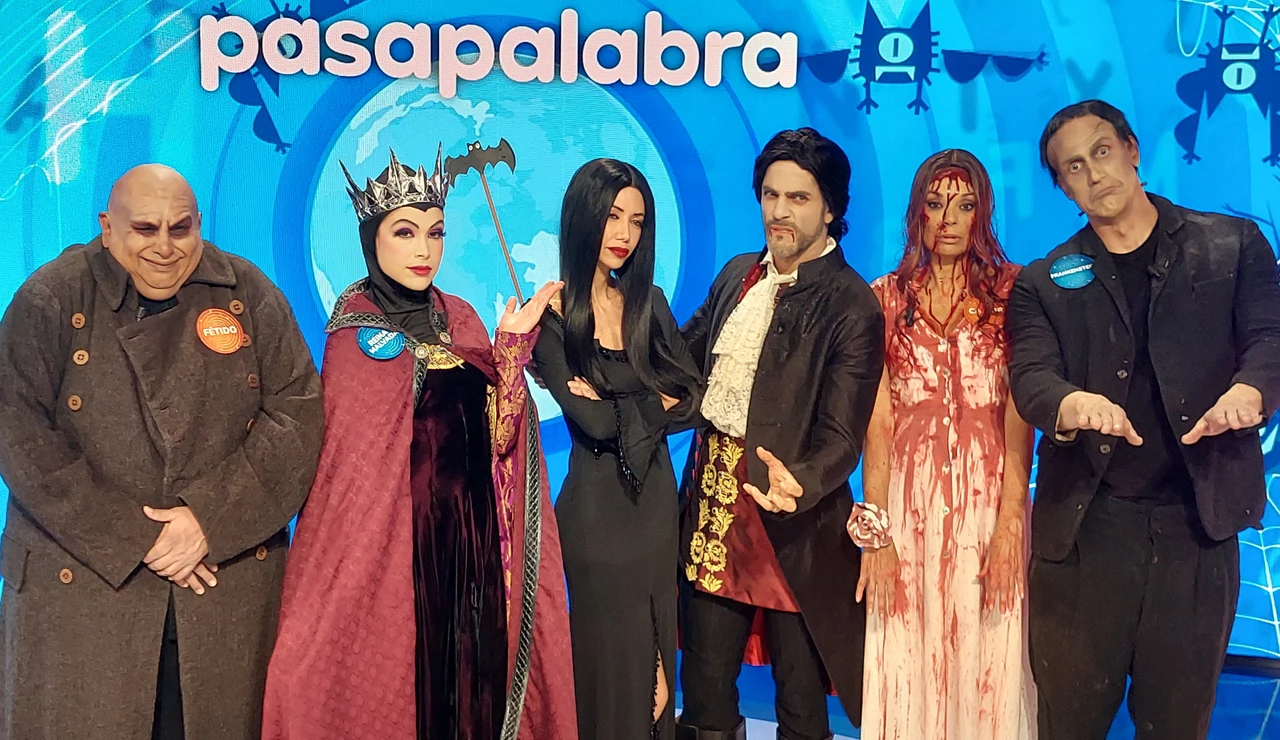 Roberto Leal recibe a la Reina Malvada, Fétido, Carrie y Frankestein por Halloween: “Me van a dar el programa”