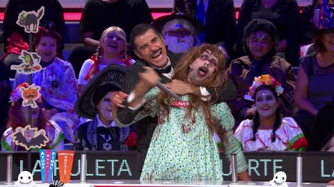 Jorge Fernández imita a la perfección a la niña del exorcista: “Mira lo que ha hecho la guarra de tu hija”