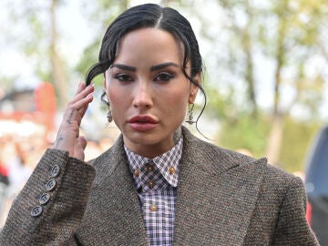 Demi Lovato en el desfile de Vivienne Westwood en la Fashion Week de Paris