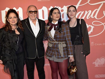 La familia Estefan en un evento