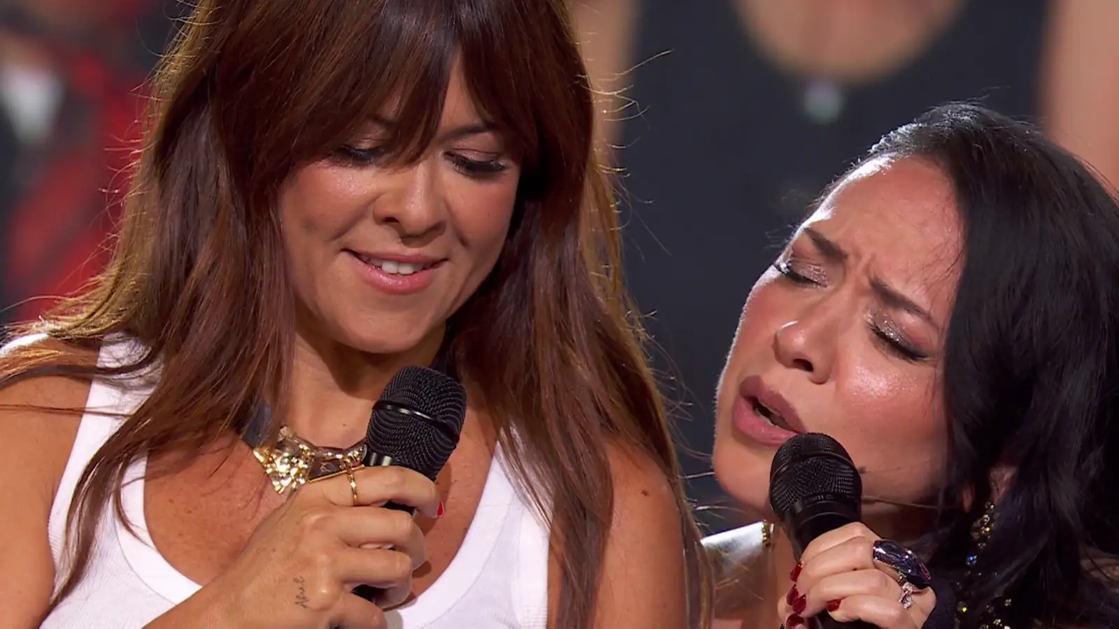 ¡Pura dulzura! Carla Morrison y Vanesa Martín emocionan cantando juntas
