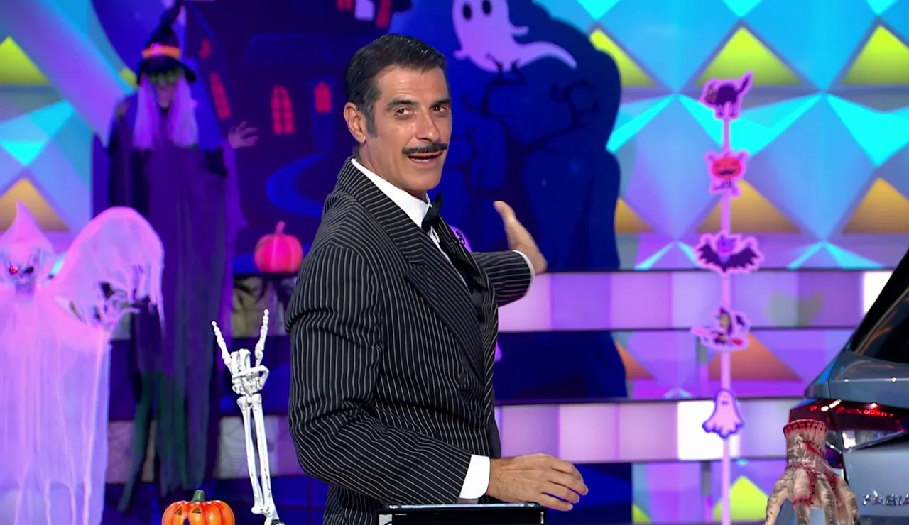 El suplicio de Jorge Fernández durante el especial de Halloween de La ruleta: "¡Qué pesada la tía, no para de dar el coñazo!"