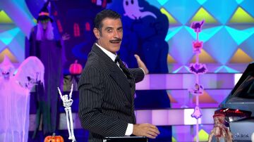 El suplicio de Jorge Fernández durante el especial de Halloween de La ruleta: "¡Qué pesada la tía, no para de dar el coñazo!" El suplicio de Jorge Fernández durante el especial de Halloween de La ruleta: "¡Qué pesada la tía, no para de dar el coñazo!"