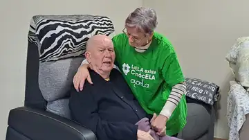 Paciente con ELA Paciente con ELA