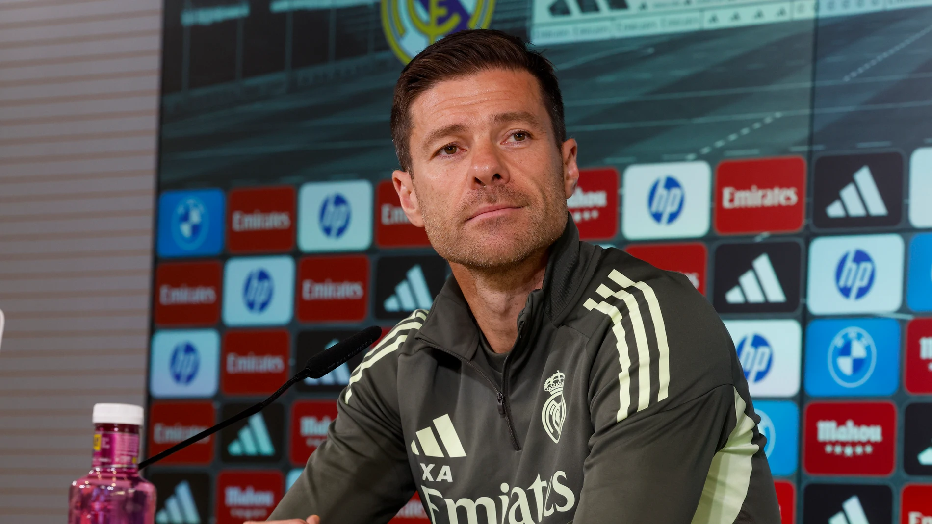 Xabi Alonso, en rueda de prensa Xabi Alonso, en rueda de prensa