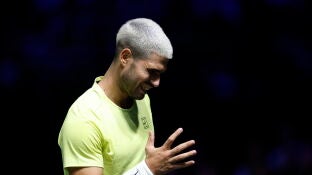 Carlos Alcaraz gesticula tras un punto ante Cameron Norrie