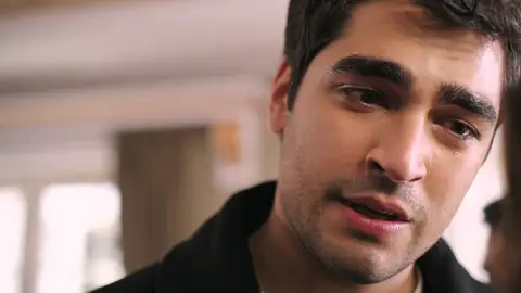 El amor de Ferit y Seyran llega a su punto más crítico: él no se rinde y promete descubrir la verdad  El amor de Ferit y Seyran llega a su punto más crítico: él no se rinde y promete descubrir la verdad