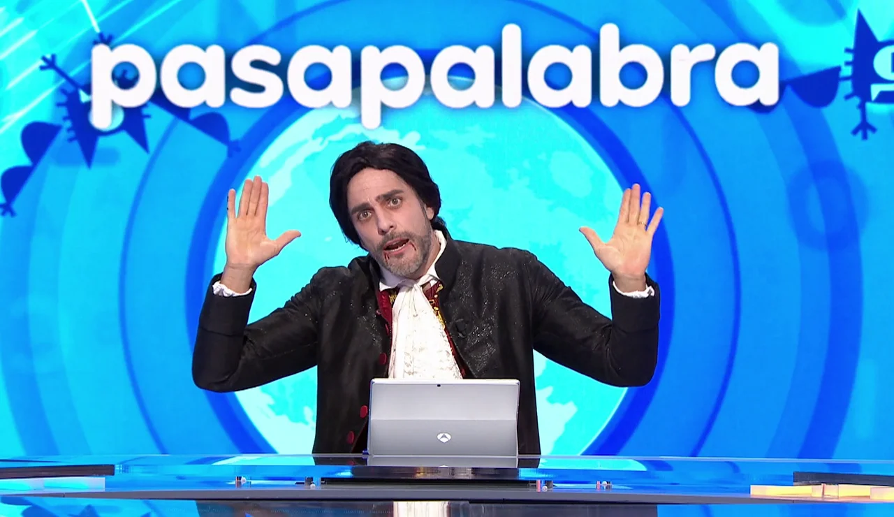 ¿De qué va disfrazado Roberto Leal por Halloween? El presentador pide opinión a las redes sociales