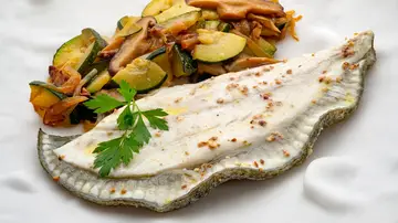 Arguiñano: receta de filetes de rodaballo con verduras, un plato equilibrado, ligero y muy saludable Arguiñano: receta de filetes de rodaballo con verduras, un plato equilibrado, ligero y muy saludable