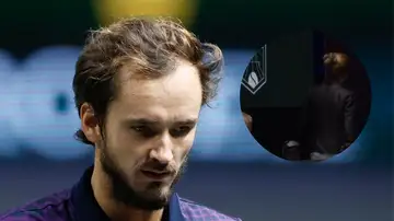 Daniil Medvédev durante su partido ante Zverev en París Daniil Medvédev durante su partido ante Zverev en París