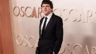 El actor Jesse Eisenberg donará un riñón a un desconocido: "Estoy muy emocionado por hacerlo"